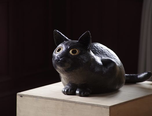 宮城有加 ｜黑貓 ｜陶土、釉藥、金箔｜ 27 x 28 x 43 公分 ｜2026
